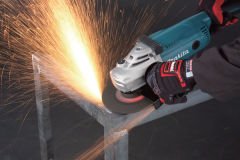 Makita GA7020 2200W Taşlama Makinesi